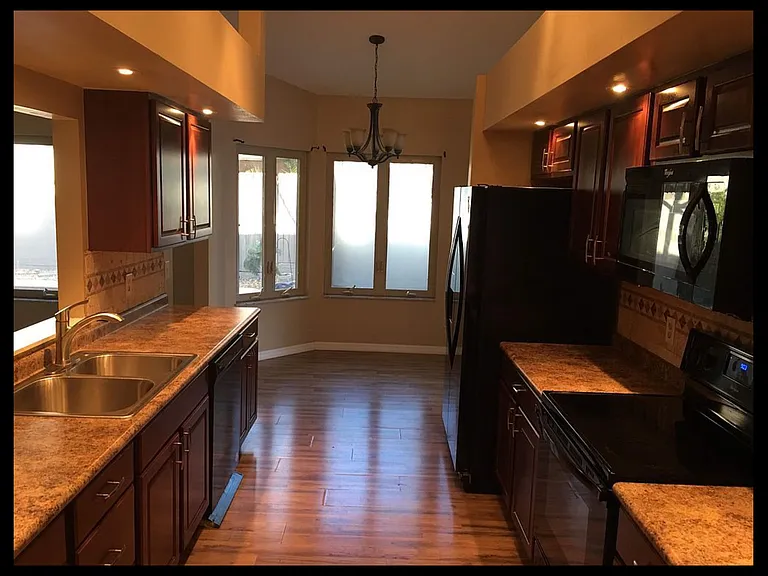 247 New Waterford Pl — Photo 5