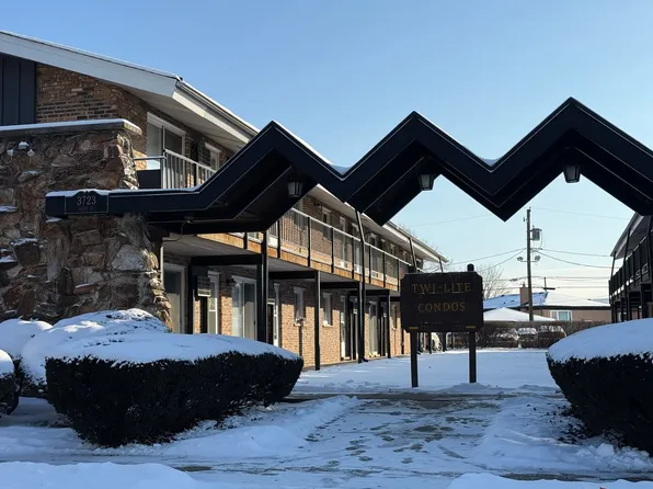 3723 Ruby St, Schiller Park, IL