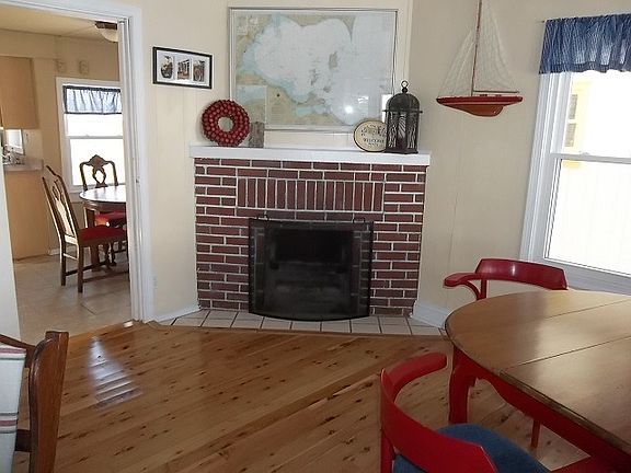 4th image of 324 Sycamore Ave