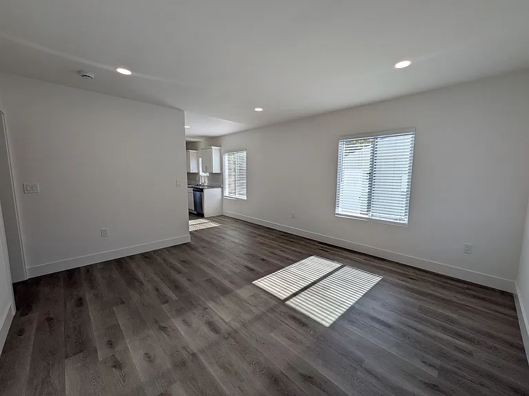 328 S Halcyon Rd — Photo 3