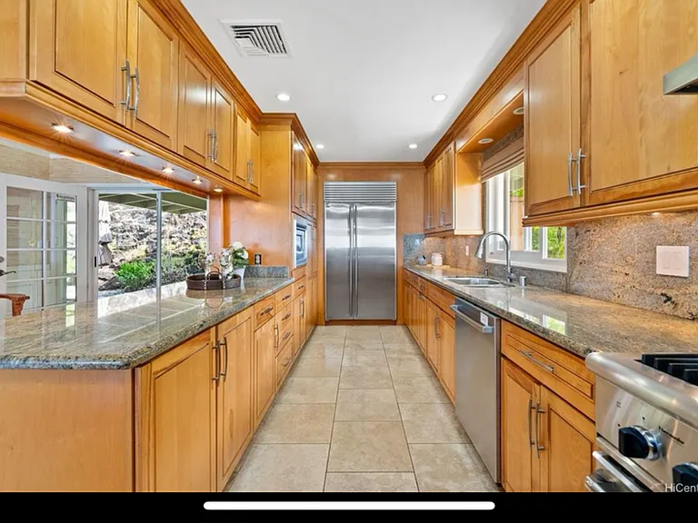 1431 Kamole St — Photo 4
