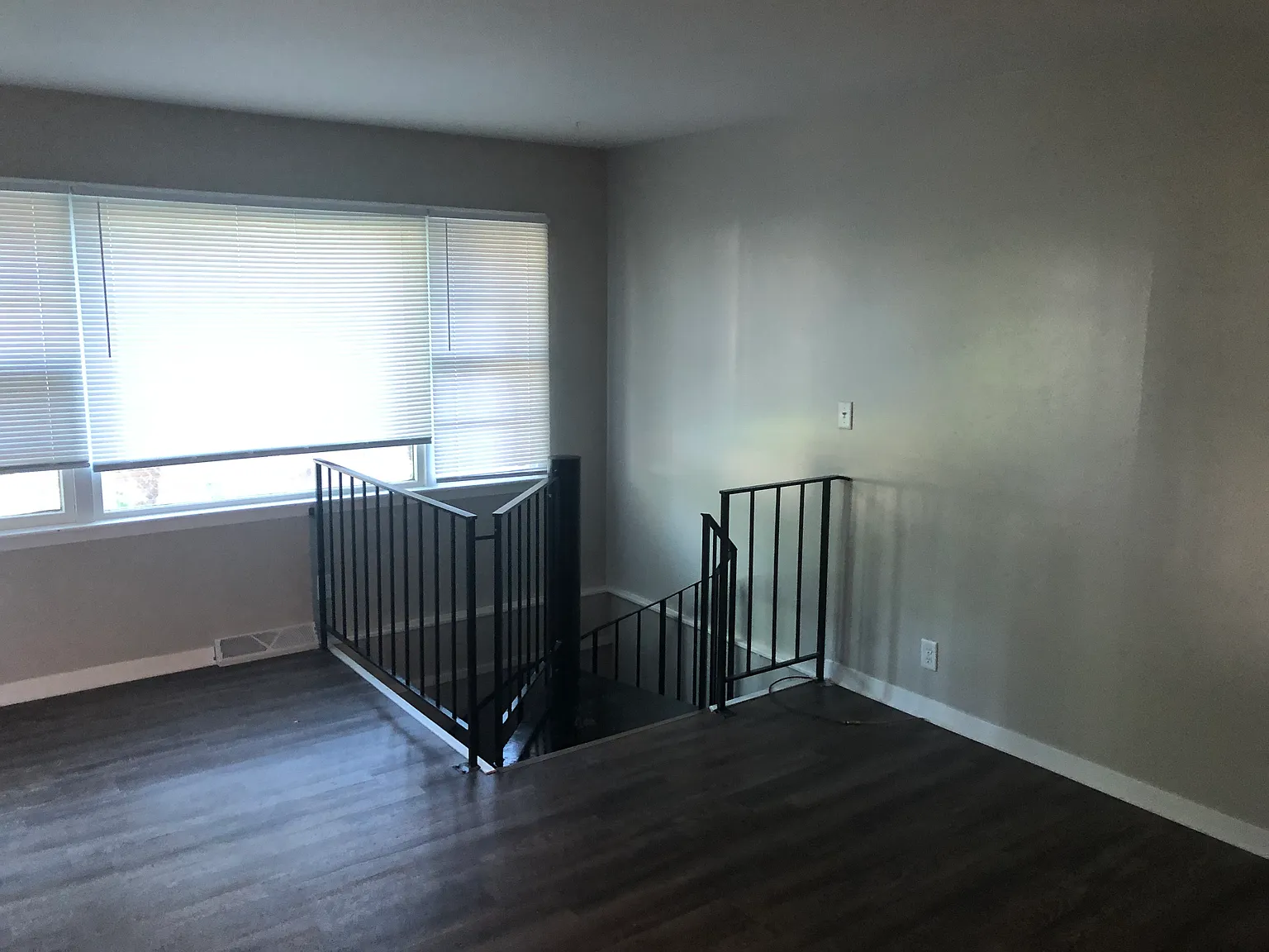 3 bed, $1,600 — Photo 2