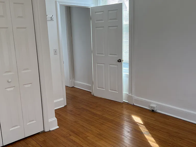 109 Montgomery St #1C — Photo 29