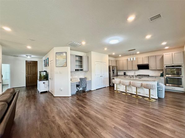 5815 River Timber Trl