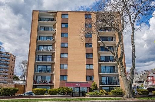 1st image of 295 Lynn Shore Dr APT 106