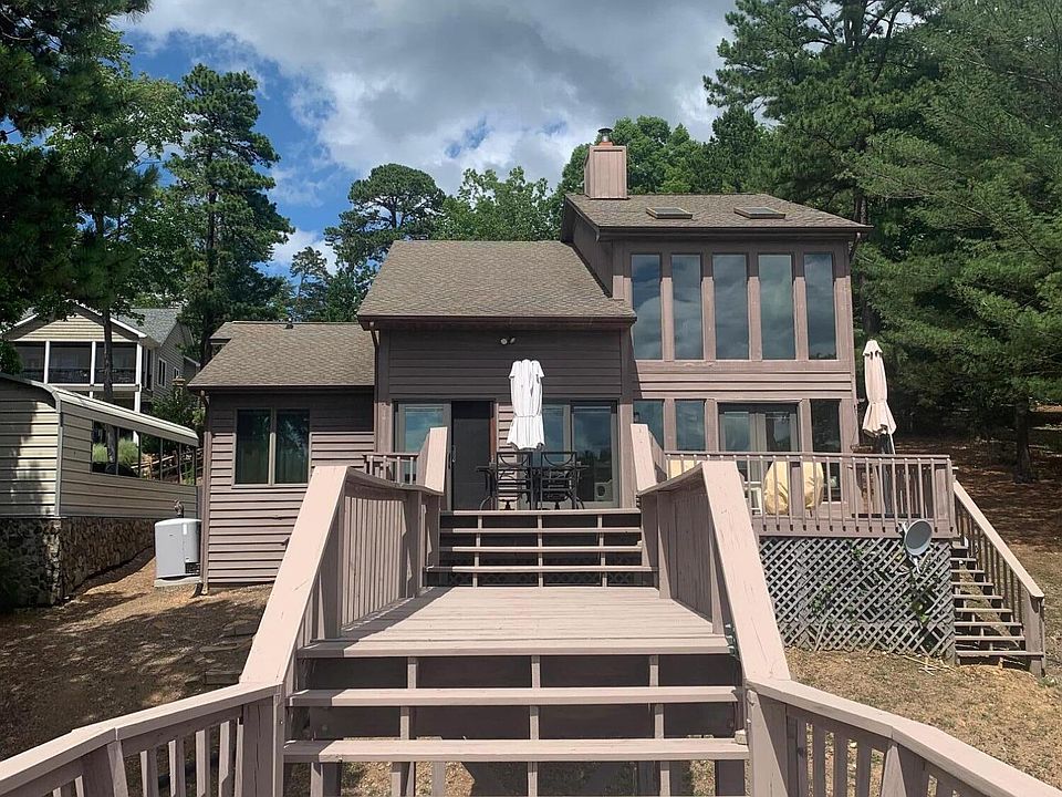 1st image of 303 Deerwood Dr