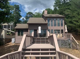 303 Deerwood Dr, Huddleston, VA 24104