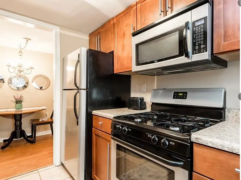 887 Vedado Way NE #4 — Photo 4