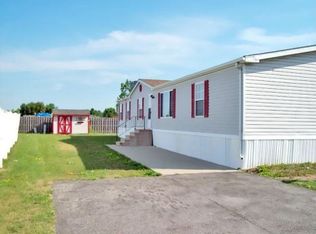 787 Fernwood Dr, Lockport, NY 14094