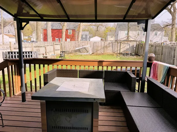 19 Gem Dr, Willimantic, CT 06226