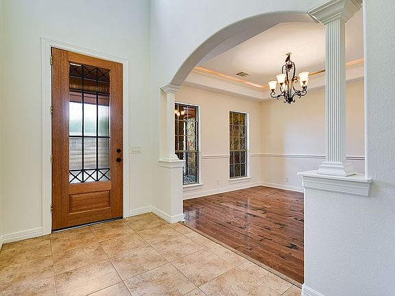 5th image of 22404 Briarcliff Dr