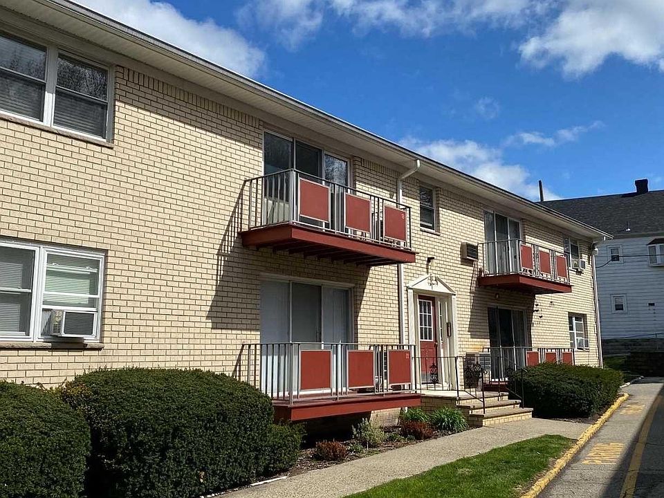 1st image of 292 Hoover Ave