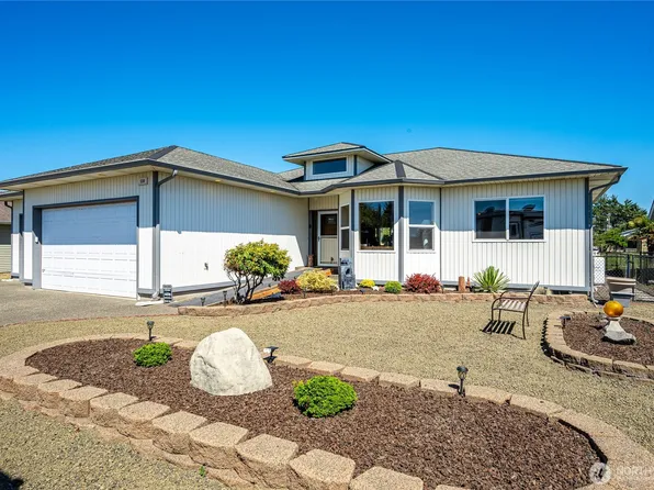 530 Canal Drive NE, Ocean Shores, WA 98569