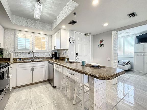3rd image of 421 S ATLANTIC AVENUE #409