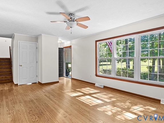 3rd image of 2829 Winningham Rd