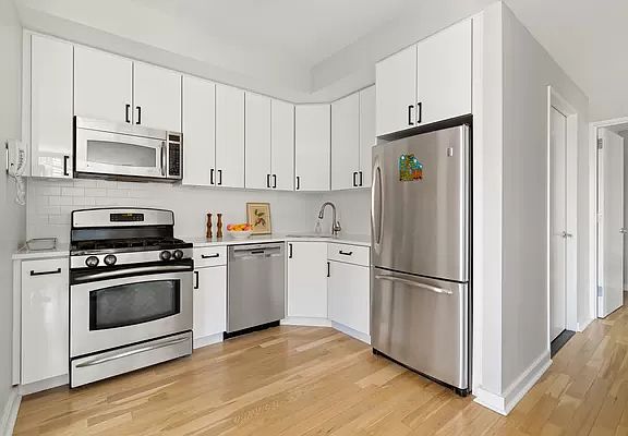 2nd image of 230 Ashland Pl APT 9D