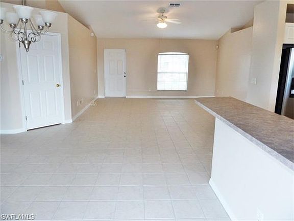 5th image of 2910 NE 6th Ave