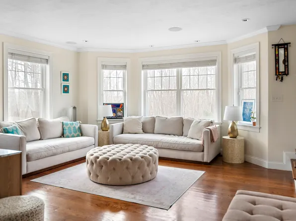 7 Gem Ave, Brighton, MA 02135
