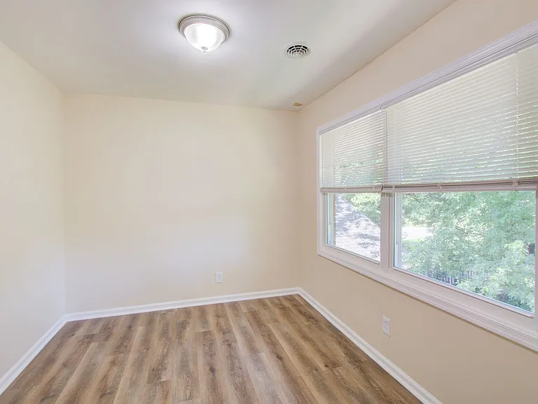 2912 Wesley St — Photo 21