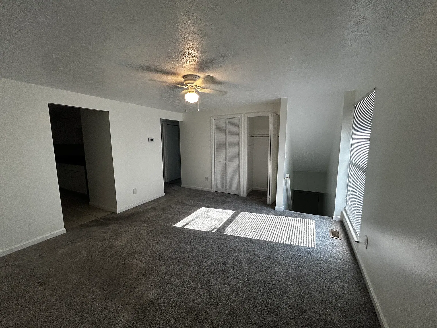 2 bed, 700 sqft, $1,100 — Photo 3