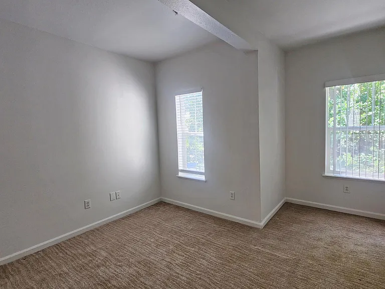 1033 S St #3 — Photo 15