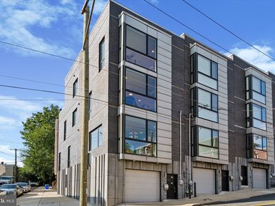 222 Green Ln, Philadelphia, PA, 19128