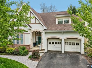 2 Winding Rdg, Oakland, NJ 07436
