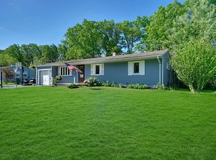 13 Redwood Rd, Howell, NJ 07731