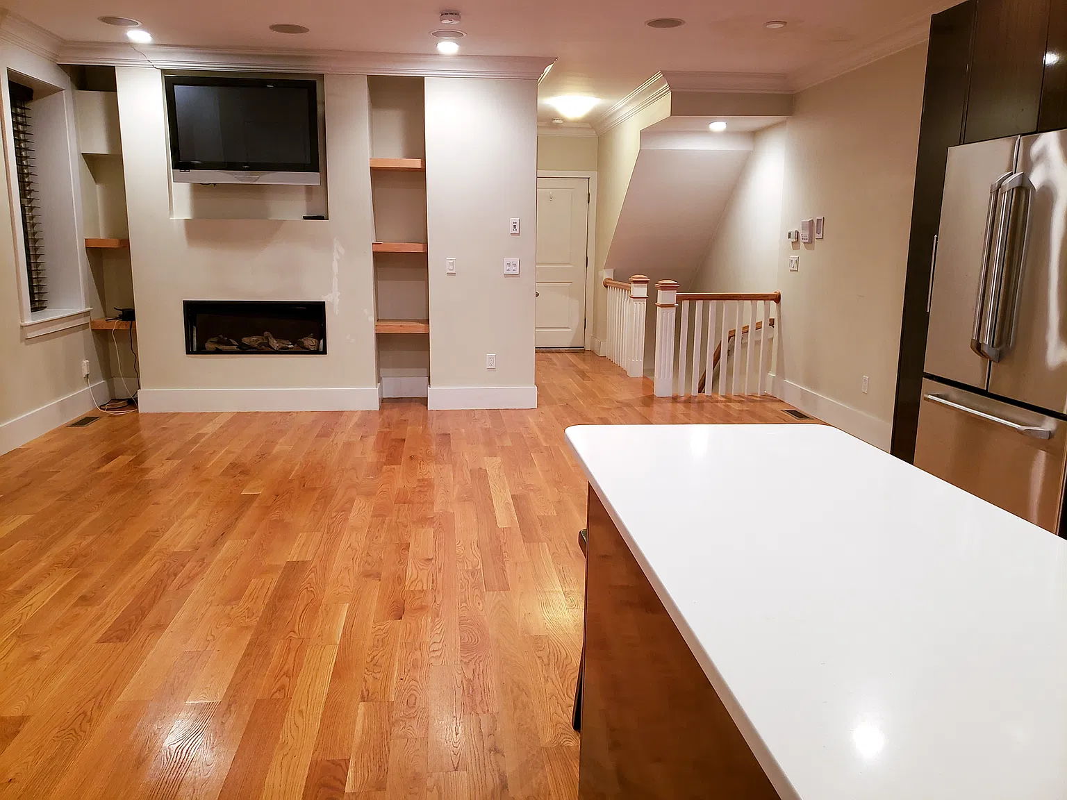 2 bed, 1117 sqft, $4,200 — Photo 2