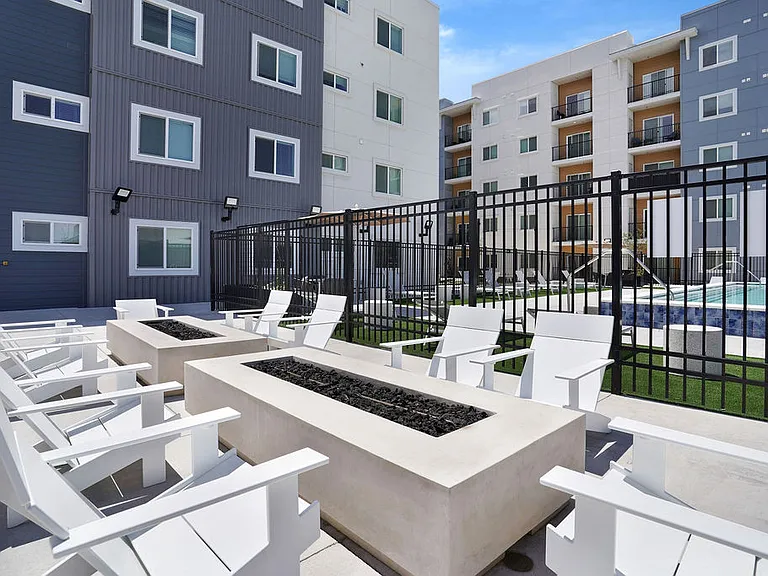 Skyline Peaks Apartments — Photo 3