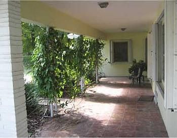 3rd image of 2433 Bayview Dr