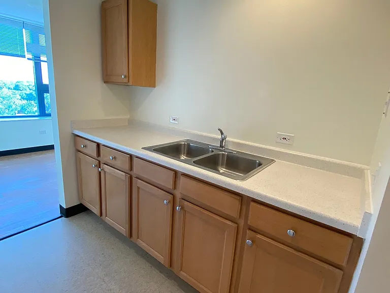 James Sneider Apartments — Photo 10