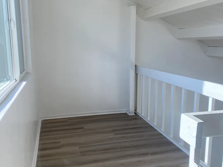 15 Ironsides St #4 — Photo 23