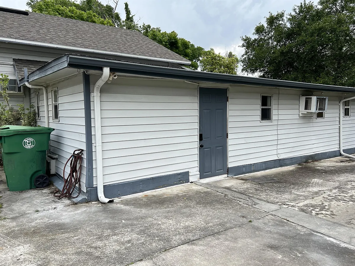 Building Photo - 611 E Plymouth Ave #AVENUE2