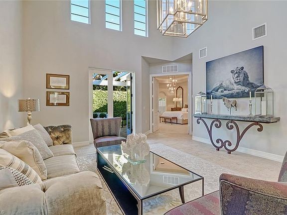 5th image of 4811 W Boulevard Ct #101