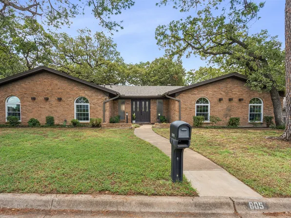 805 Mountain Ter, Hurst, TX 76053