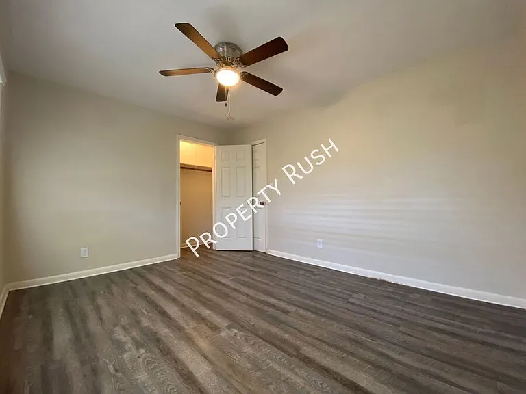 4726 Fairwood Ln — Photo 14