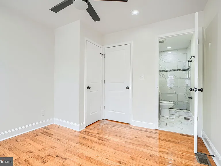 404 N Robinson St — Photo 13