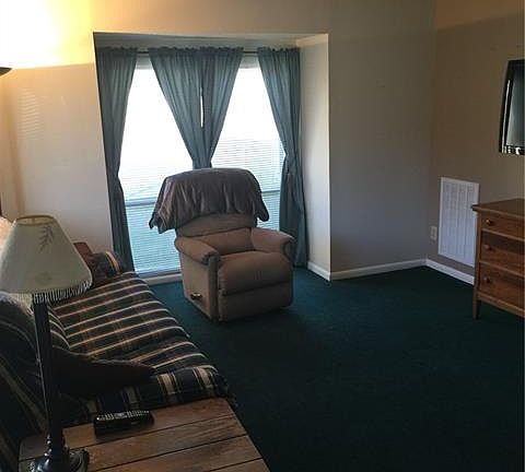 3rd image of 1000 Surry Ln