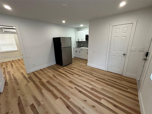 3rd image of 1838 McKinley St #1-3
