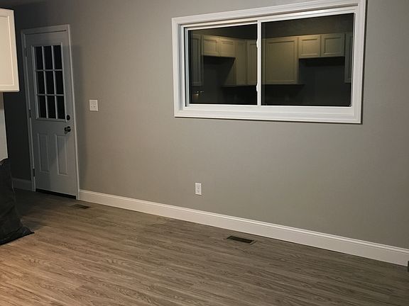 5th image of 1242 Fyffe Ave