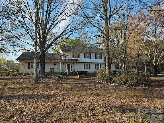 2nd image of 979 Suttle Rd
