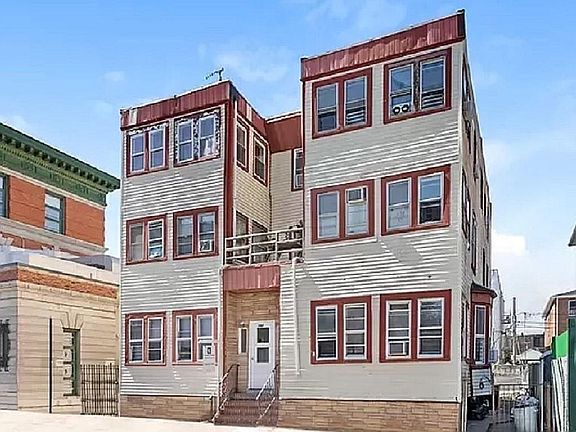 5th image of 150 Bay 22 St