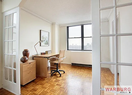 Sold by Warburg | media 6