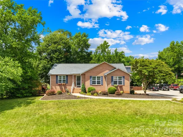 321 Kilmer Ln, Mooresville, NC 28115