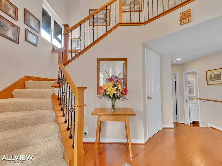 17547 Devereux Rd — Photo 38
