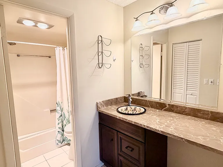 120 Lake Evelyn Dr — Photo 14