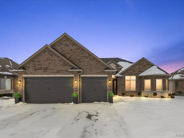 56844 Topaz Dr, Macomb, MI 48042