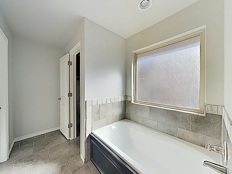 8208 NW 158th St — Photo 14