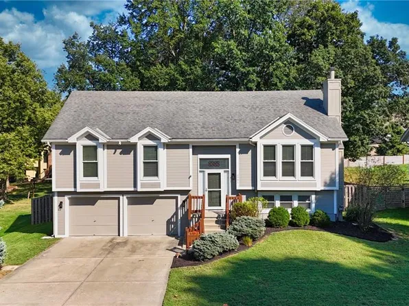 6901 N Lydia Ave, Gladstone, MO 64118